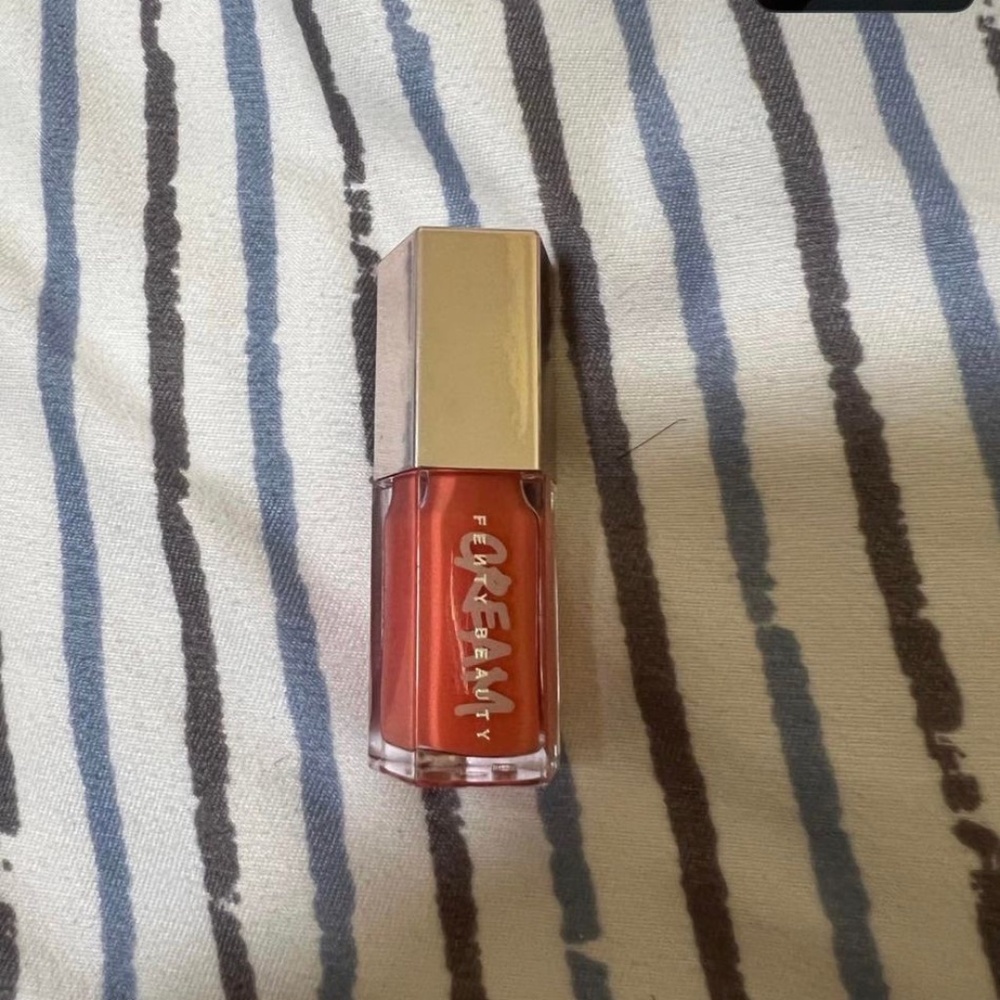 fenty beauty gloss bomb